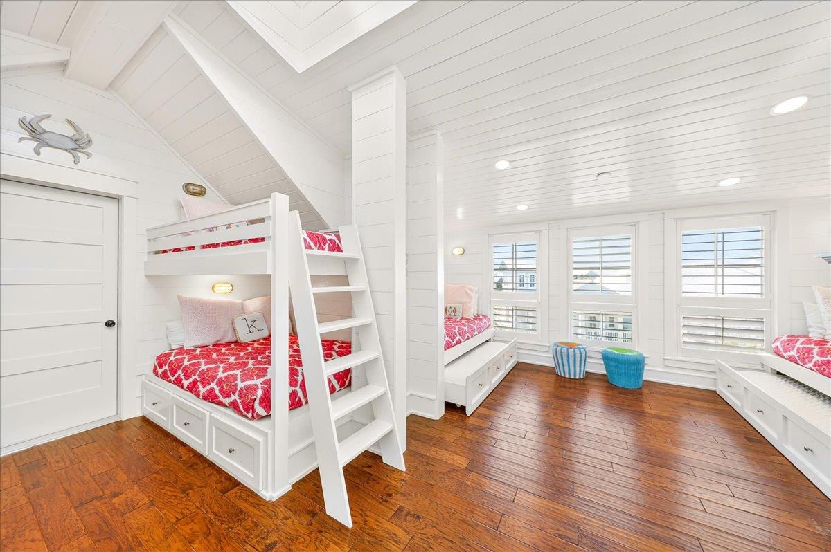 3rd Floor, Bunk Bedroom