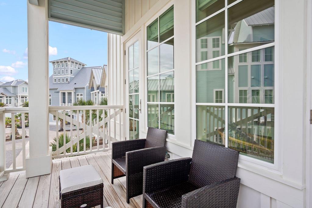 Shared Front Balcony, 2nd Floor