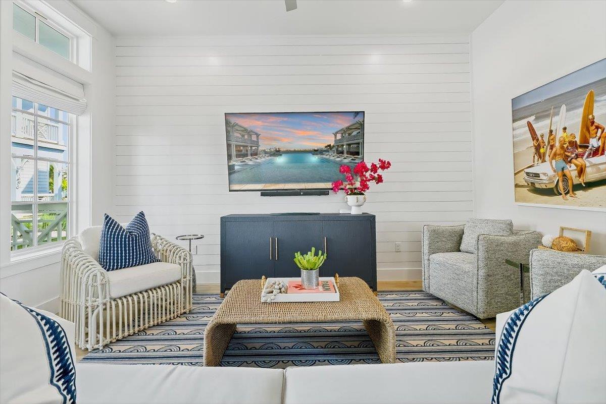 1st Floor, Living Room
