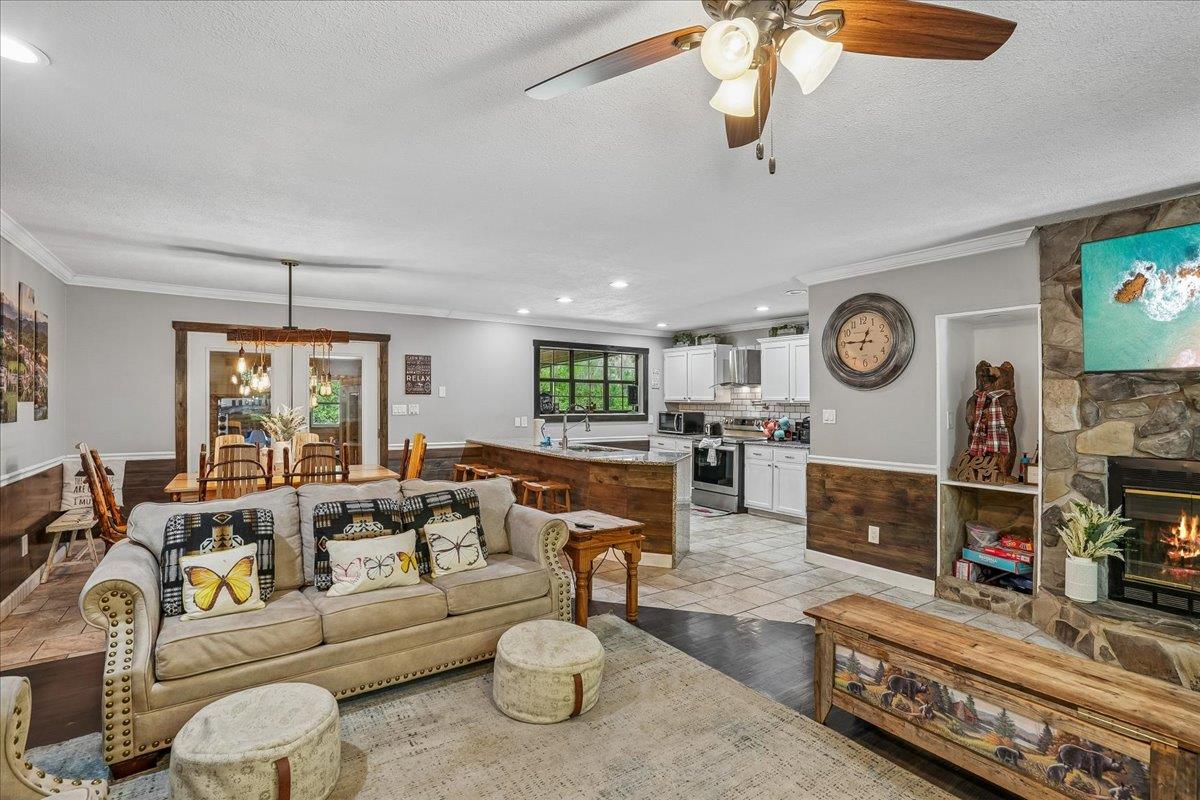 008Living Room