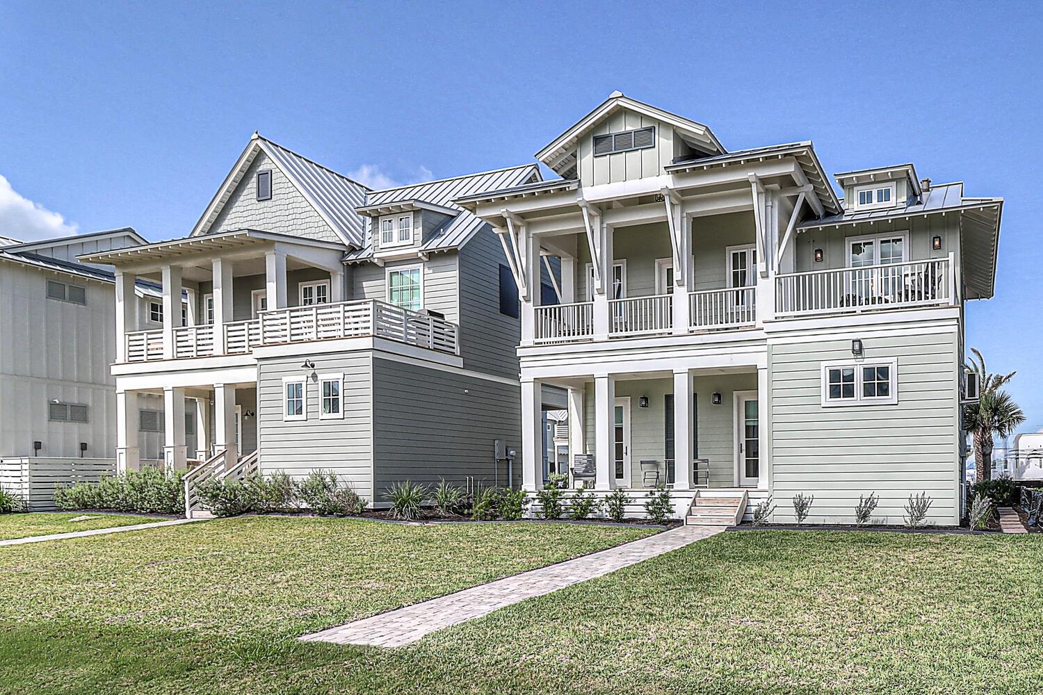 Backyard With Community Lake Boardwalk Access