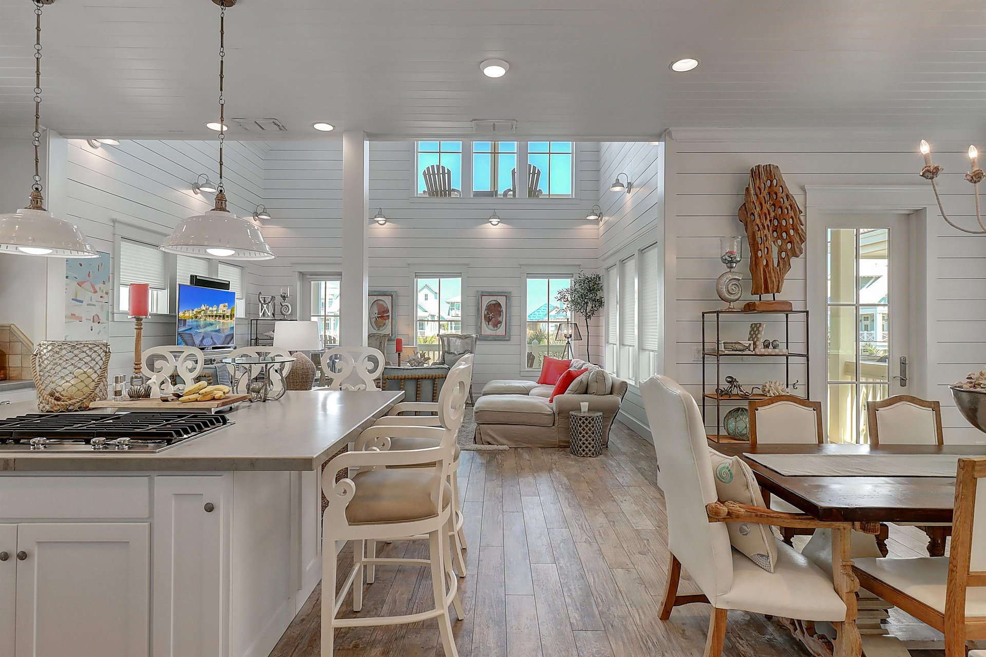 Main Living Area, 2nd Floor