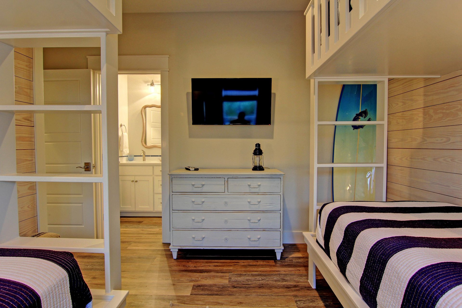 Twin Bunk Bedroom, 1st Floor