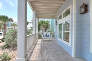 Entry Way Deck, 1st Floor