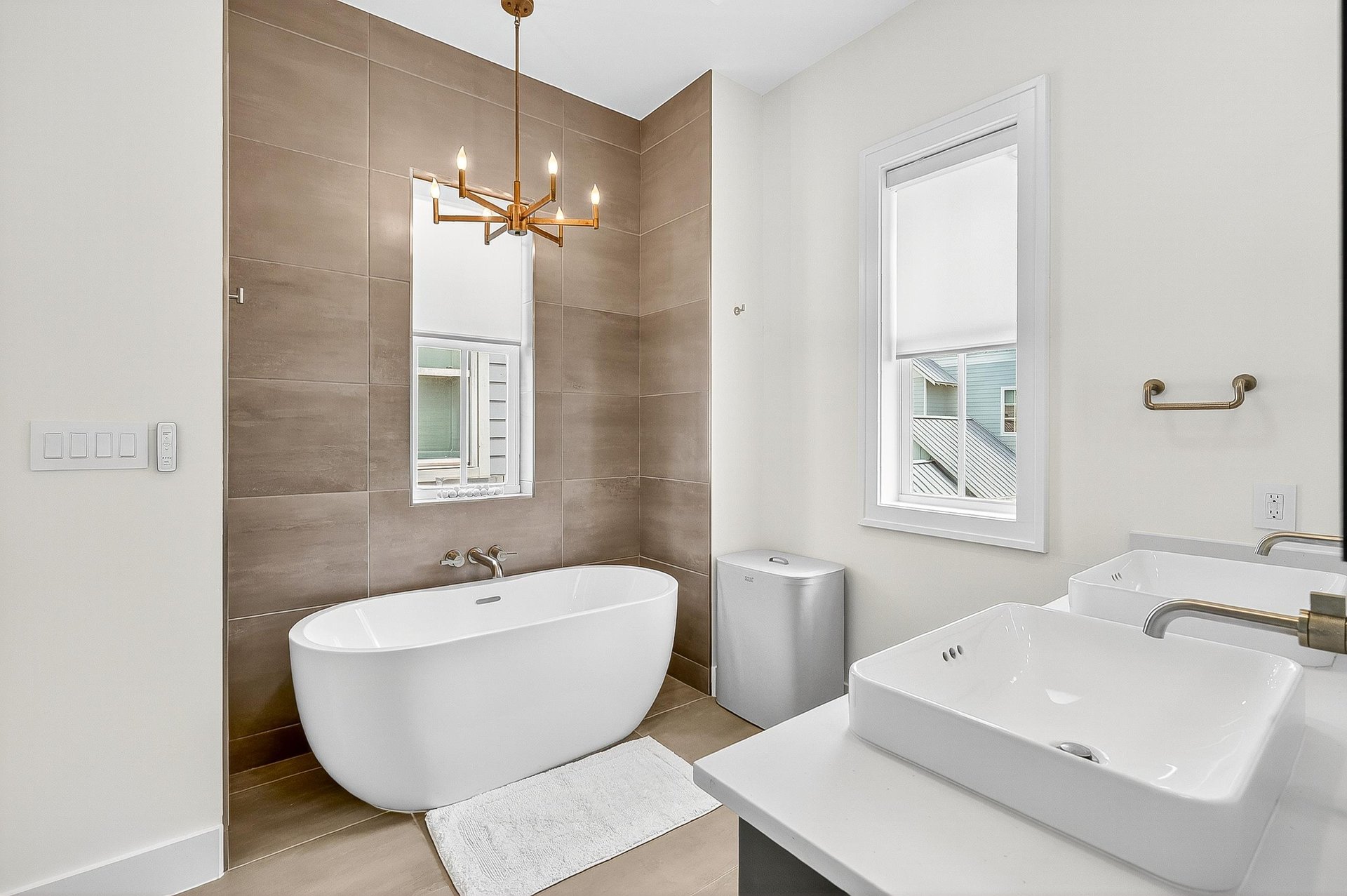 Primary King Bathroom, 2nd Floor