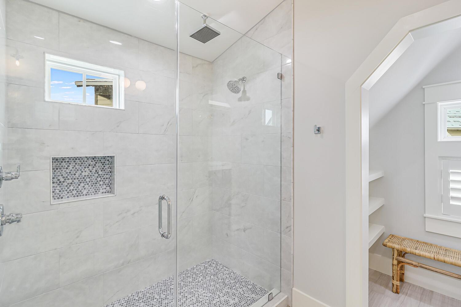 3rd Floor, King Bathroom