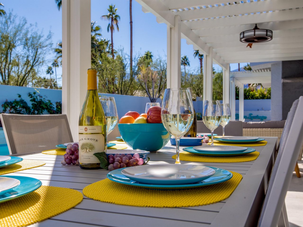 Al Fresco Dining