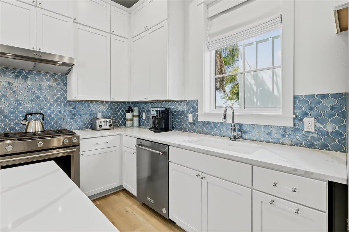 1st Floor, Kitchen