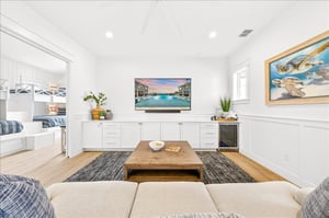 2nd Floor, Living Room