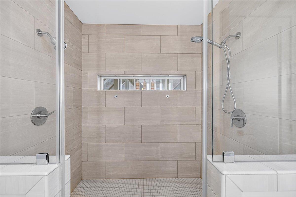 Primary King Bathroom, 3rd Floor