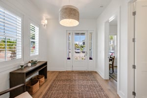 1st Floor, Entryway