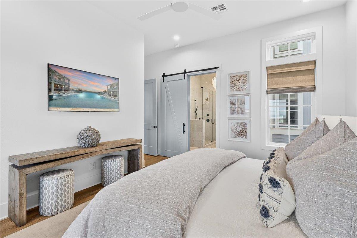 2nd Floor, King Bedroom