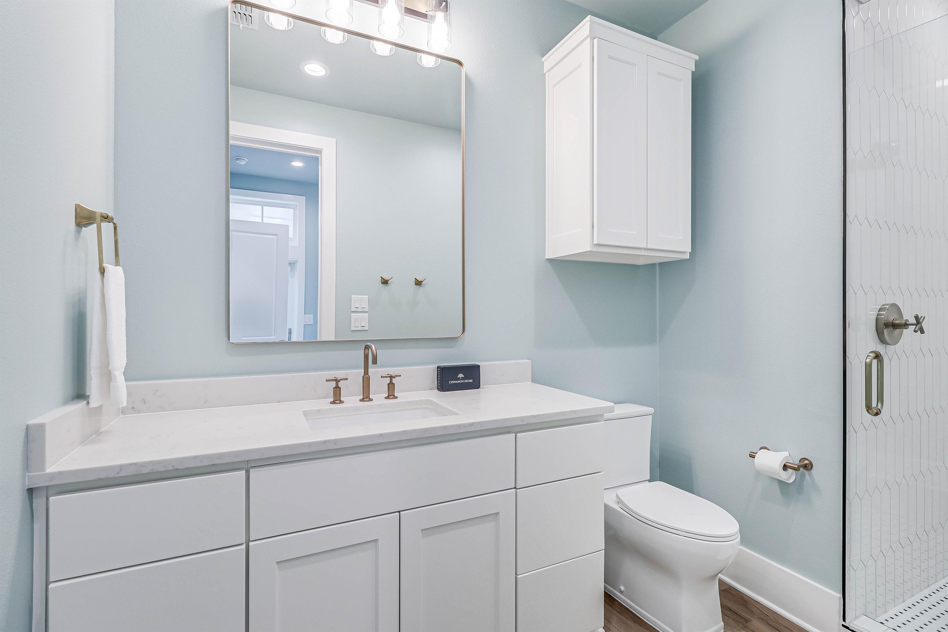 Primary King Bathroom, 2nd Floor