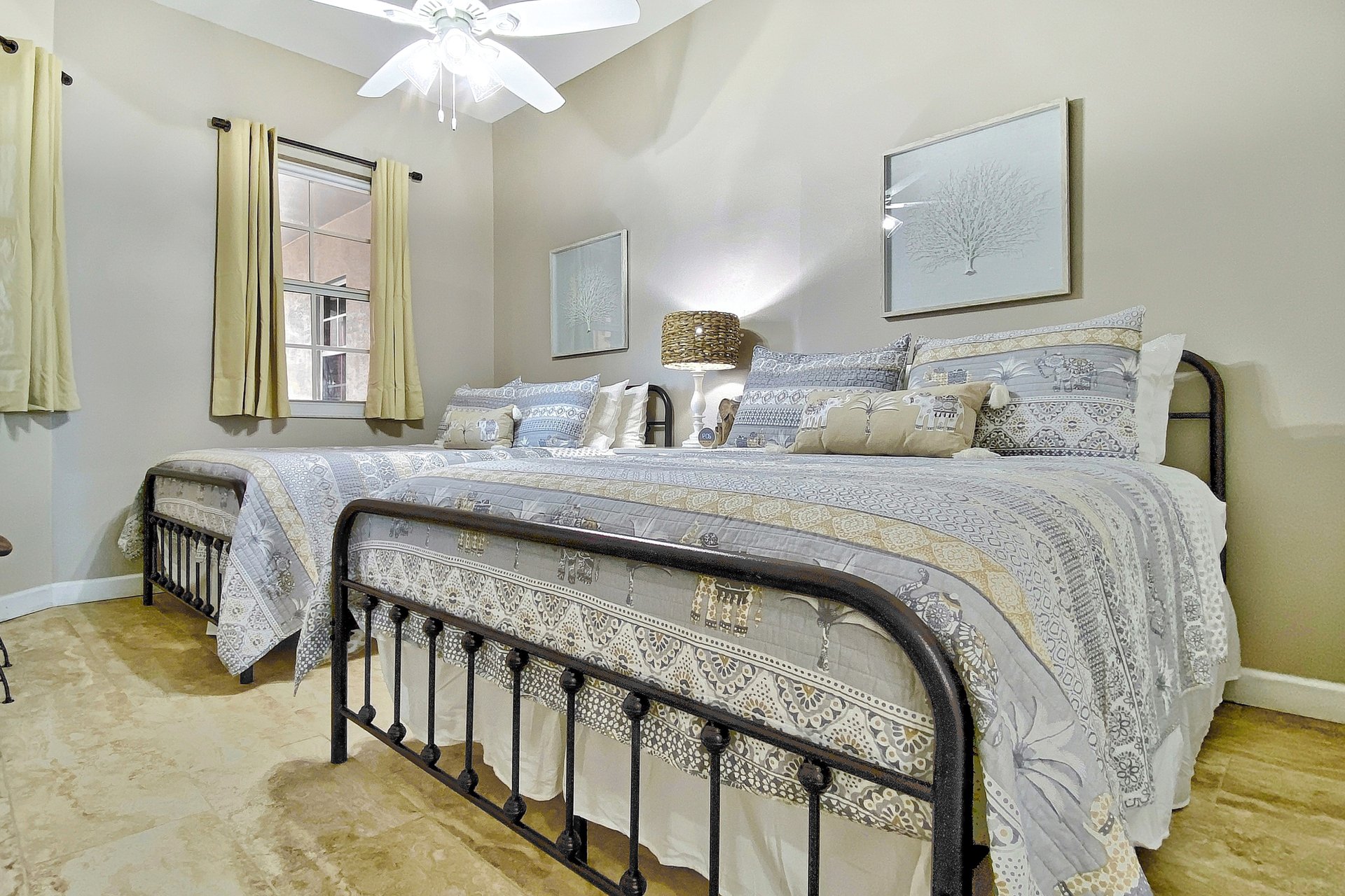 Harborview Grande 404 18