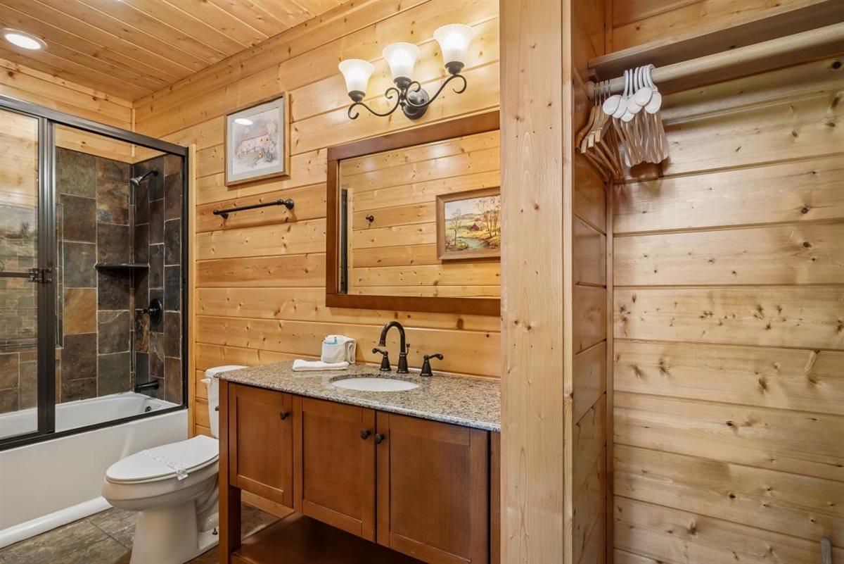 077Primary Bath