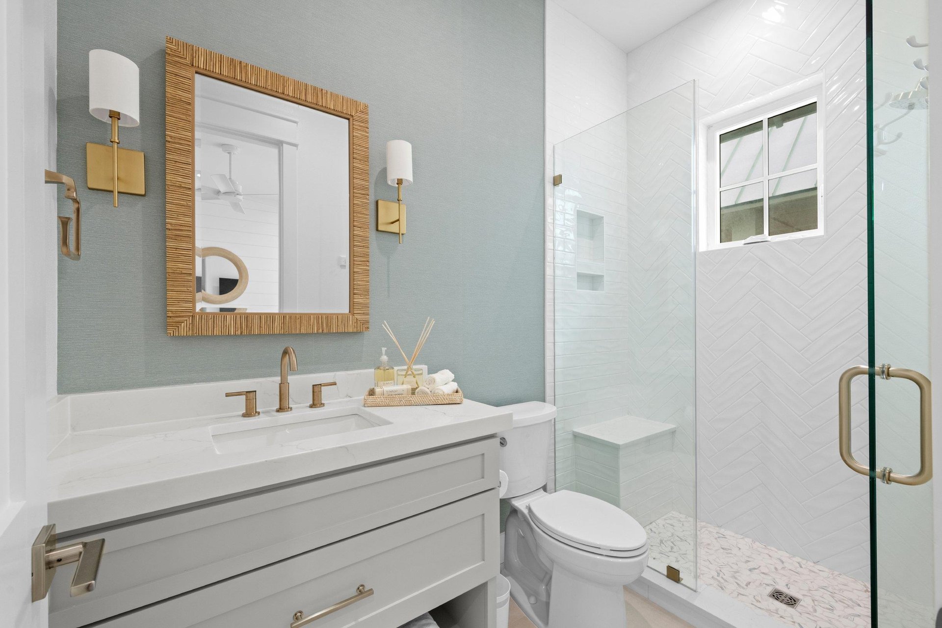 2nd Floor, Second King Bathroom