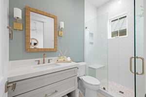 2nd Floor, Second King Bathroom