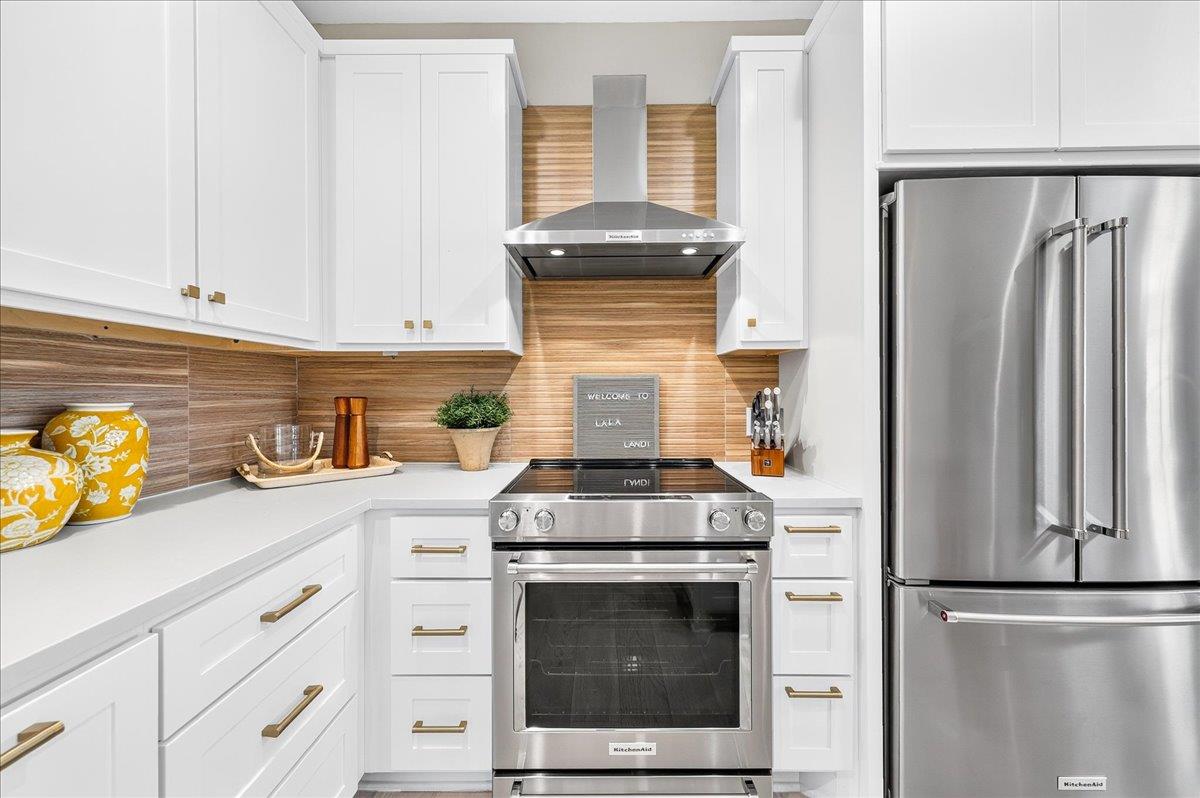 1st Floor, Kitchen
