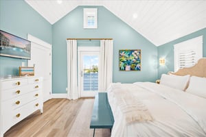 1st King Bedroom, 2nd Floor