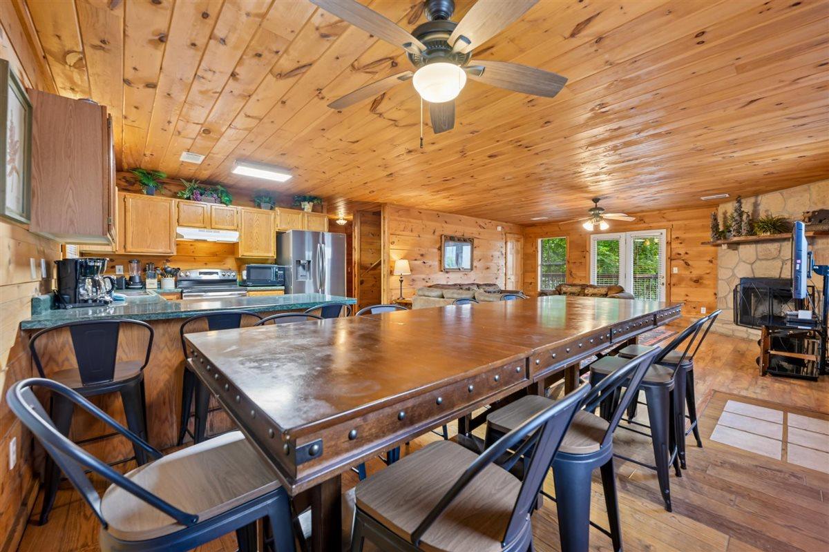 021Dining Area