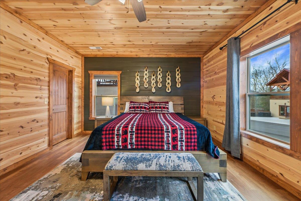083Bedroom