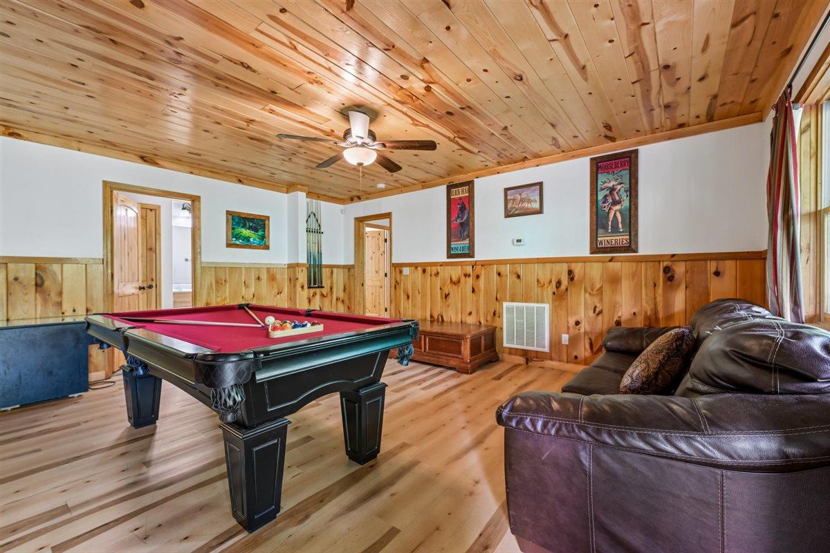 066Game Room