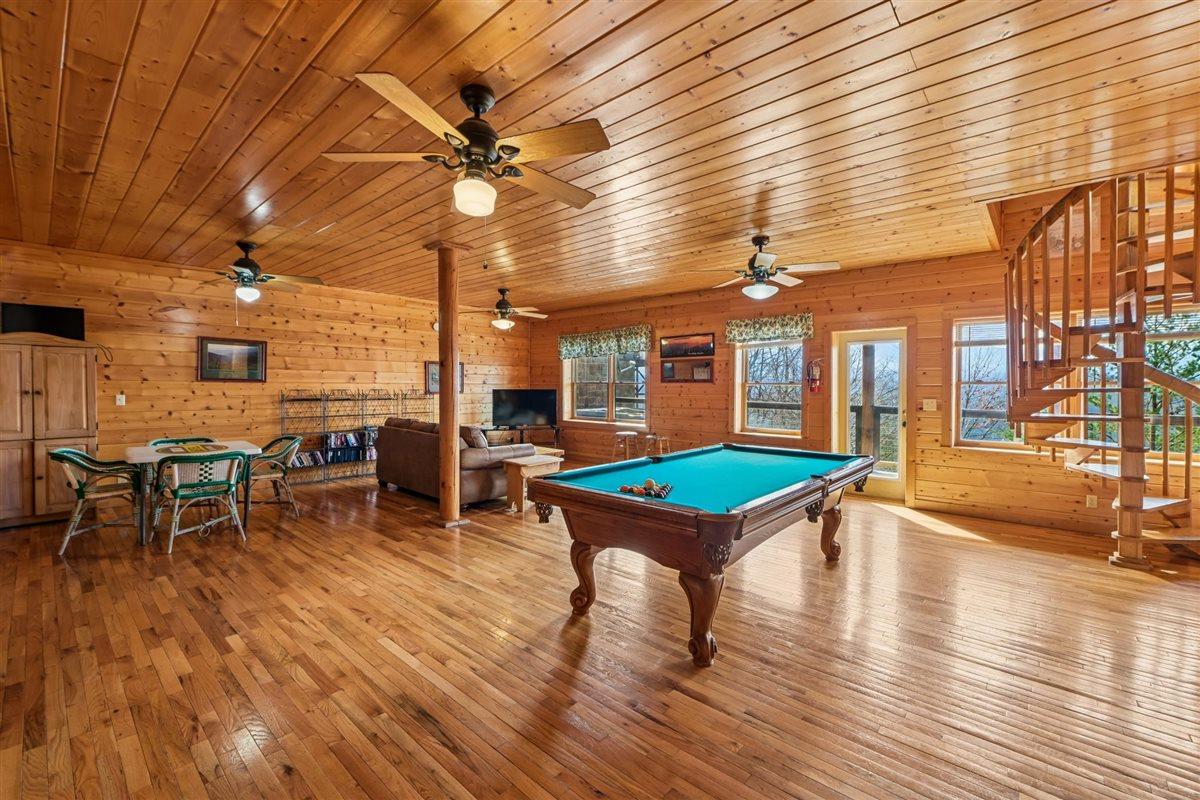 061Recreation Room