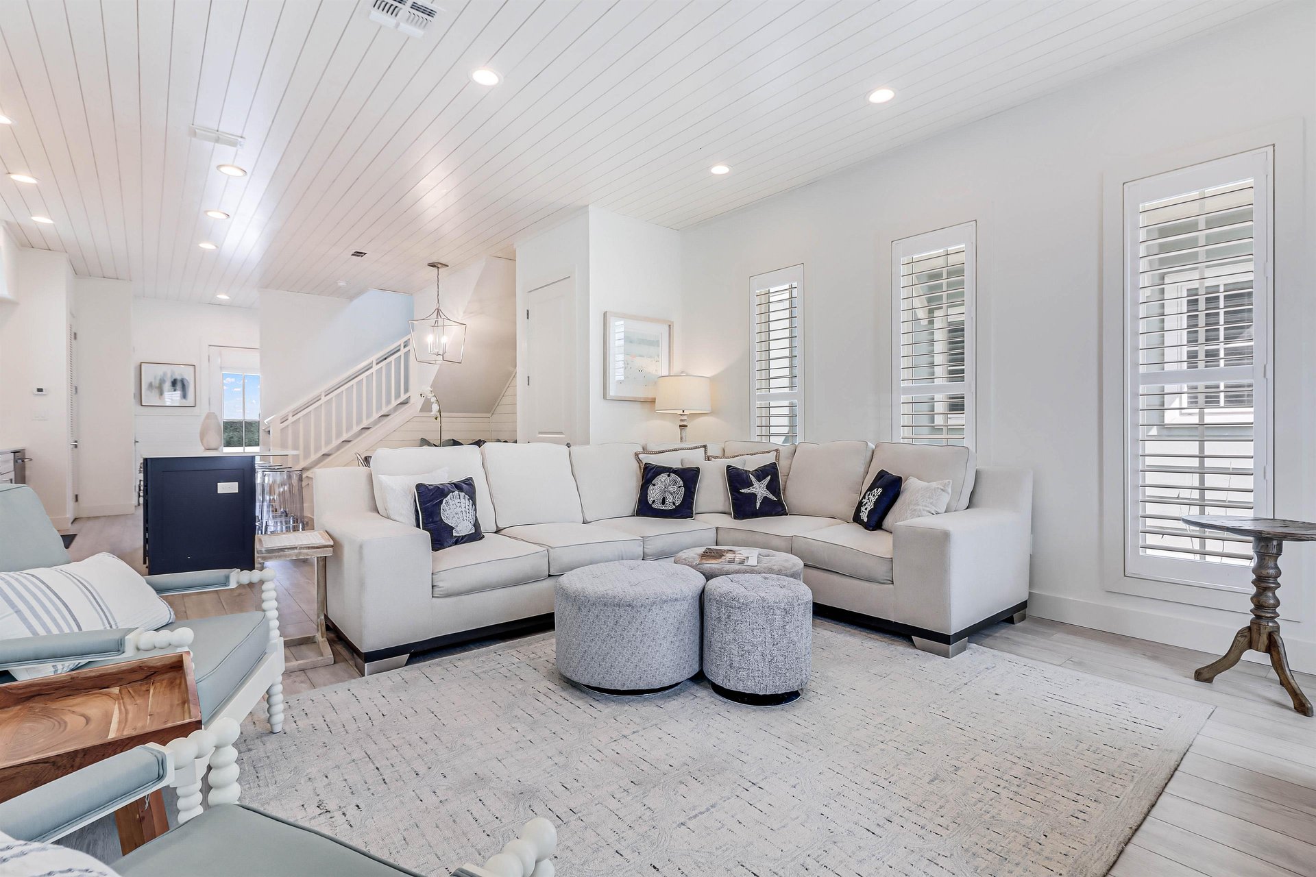 Living Area, 1st Floor