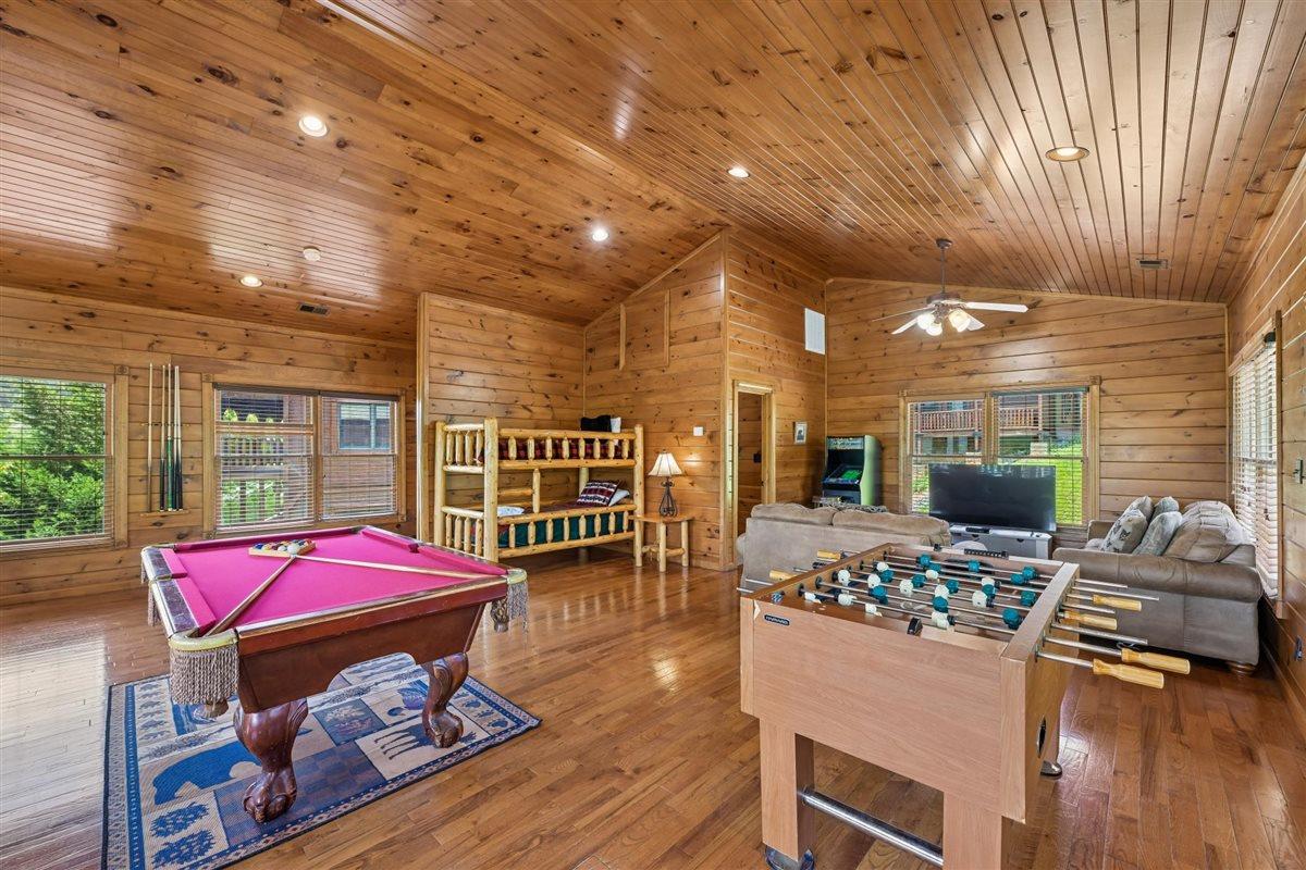 28Game Room