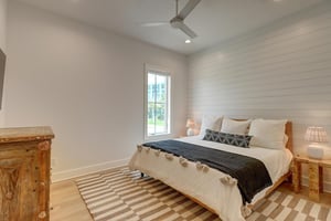 1st Floor King Bedroom