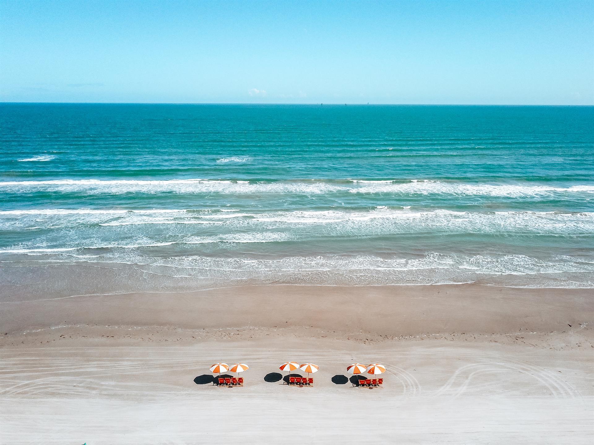 Cinnamon Shore Beach Chair Set Up