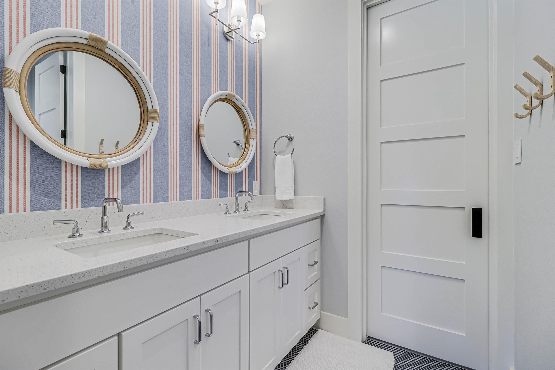 Bunk Room with Shared Bathroom, 2nd Floor