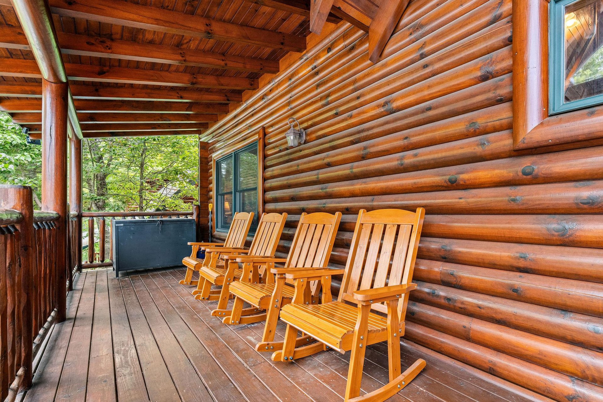 Front porch at Loving Every Minute