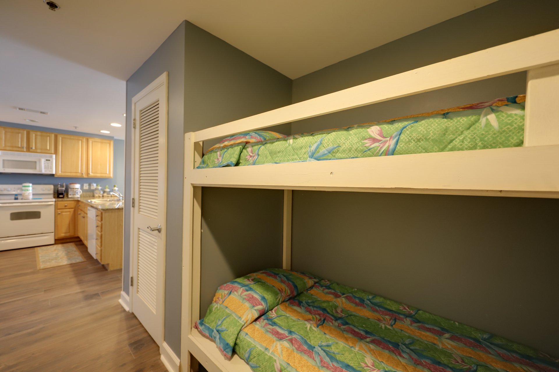 Splash Resort 907W 20