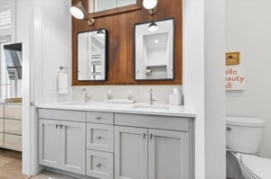 2nd King Bedroom Ensuite, 1st Floor