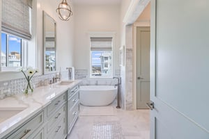 Primary King Bathroom, 2nd Floor