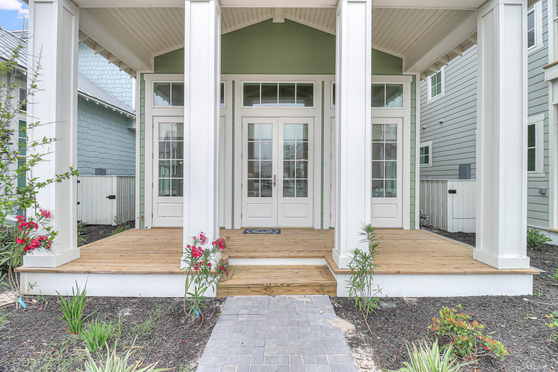 1st Floor, Front Porch