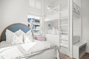 Queen and Bunk Room, 2nd Floor