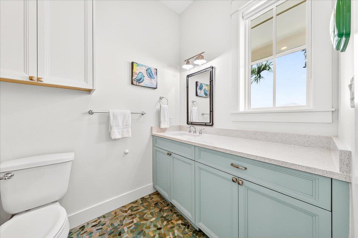 1st Floor, Shared Bathroom
