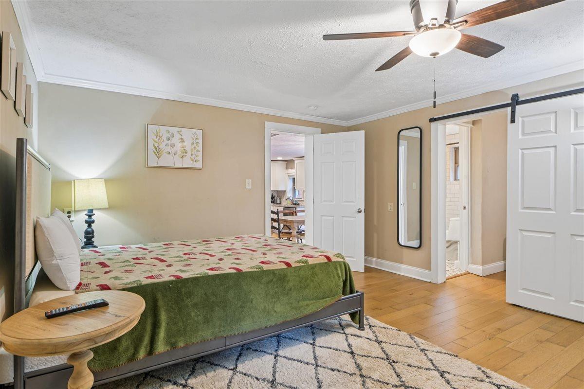 72Bedroom