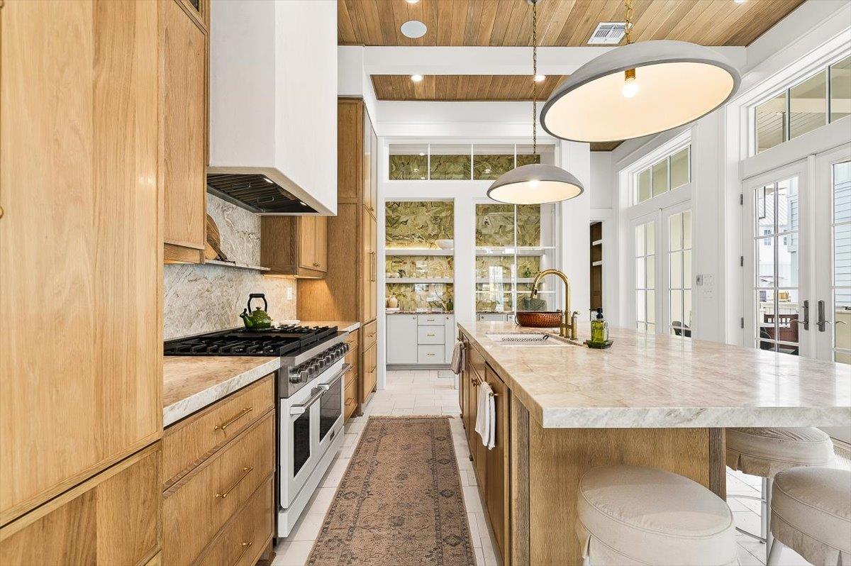 Kitchen, 1st Floor