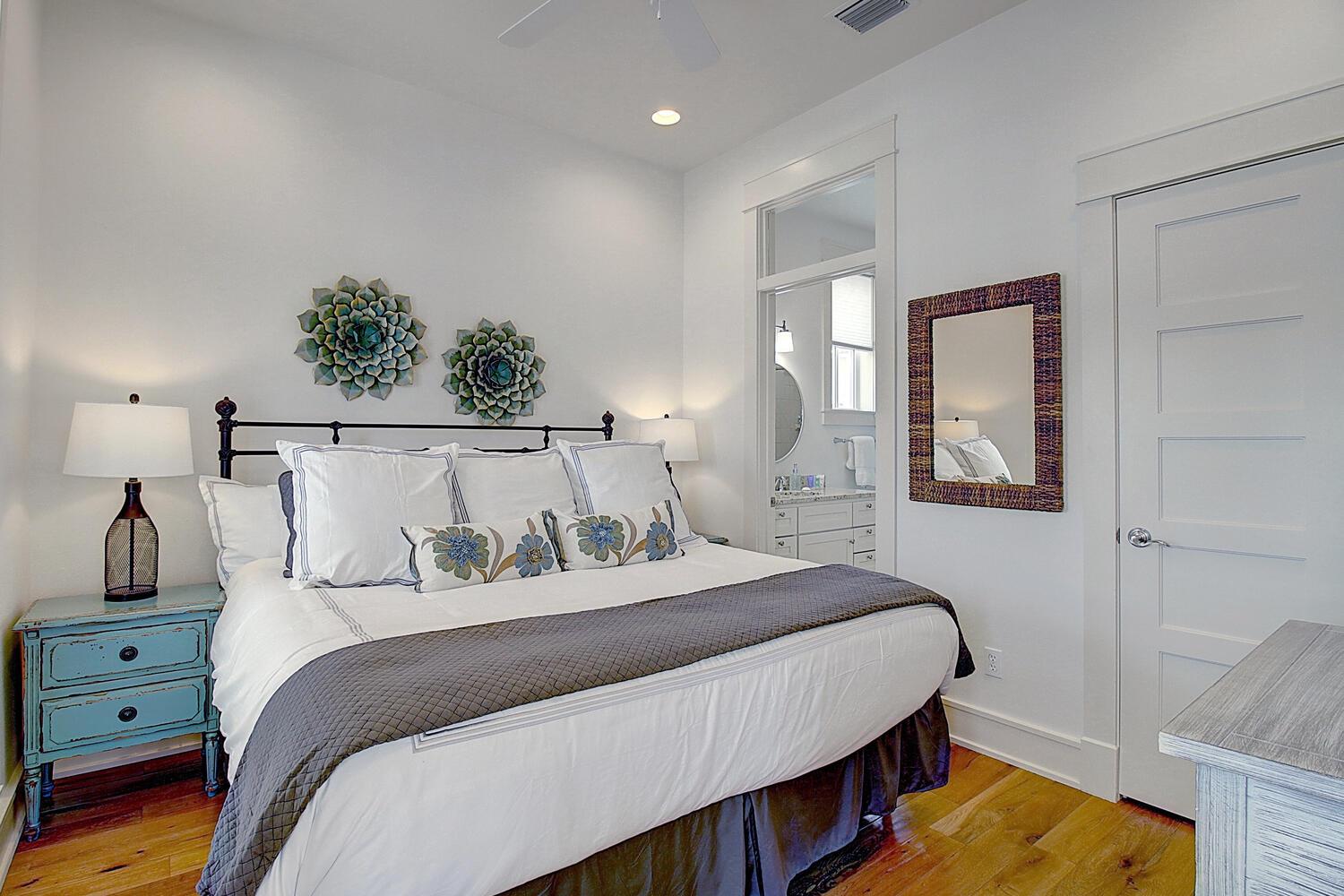 King Bedroom, 2nd Floor