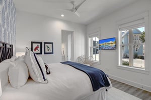 King Bedroom, 1st Floor