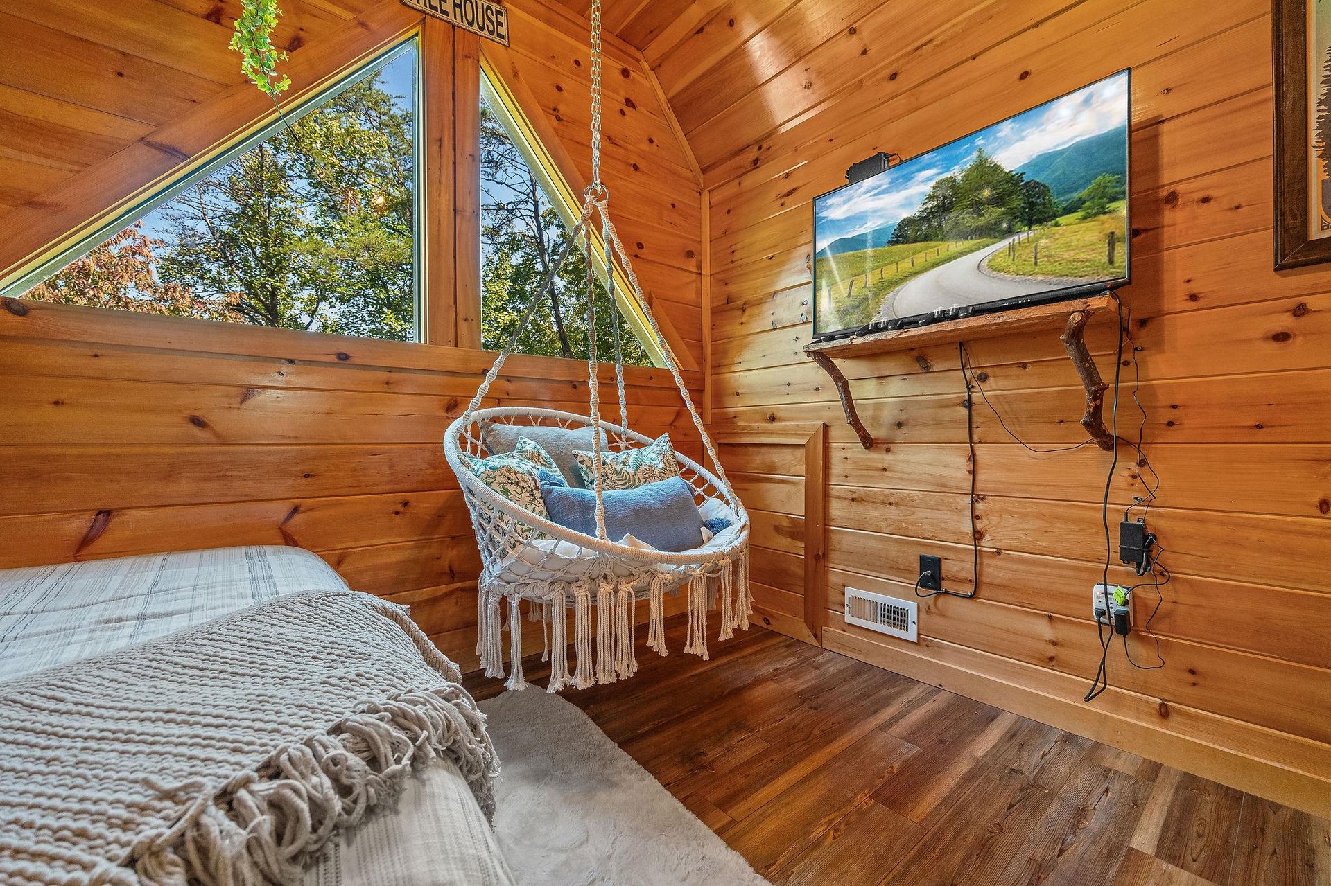 Hanging hammock seat