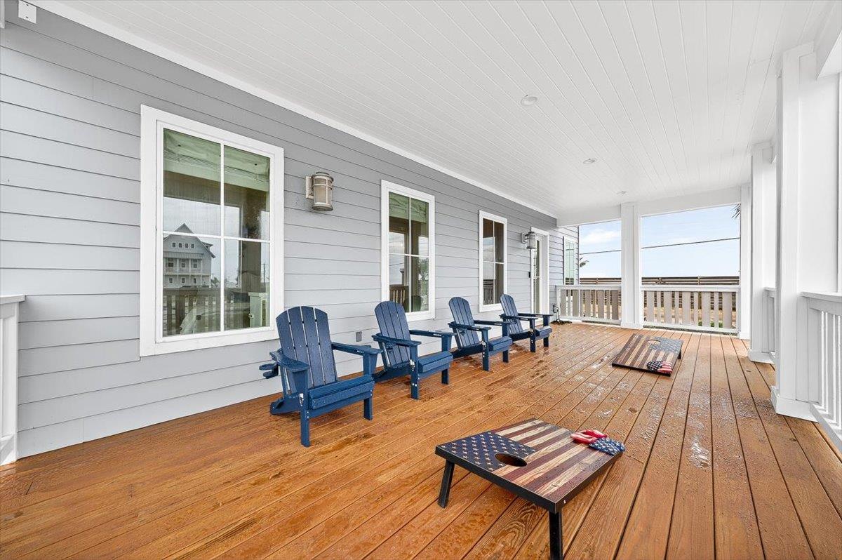 1st Floor, Front Porch