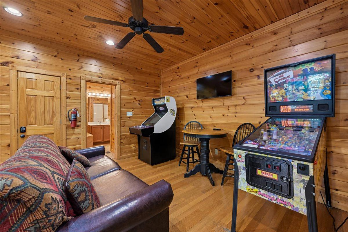 27Recreation Room