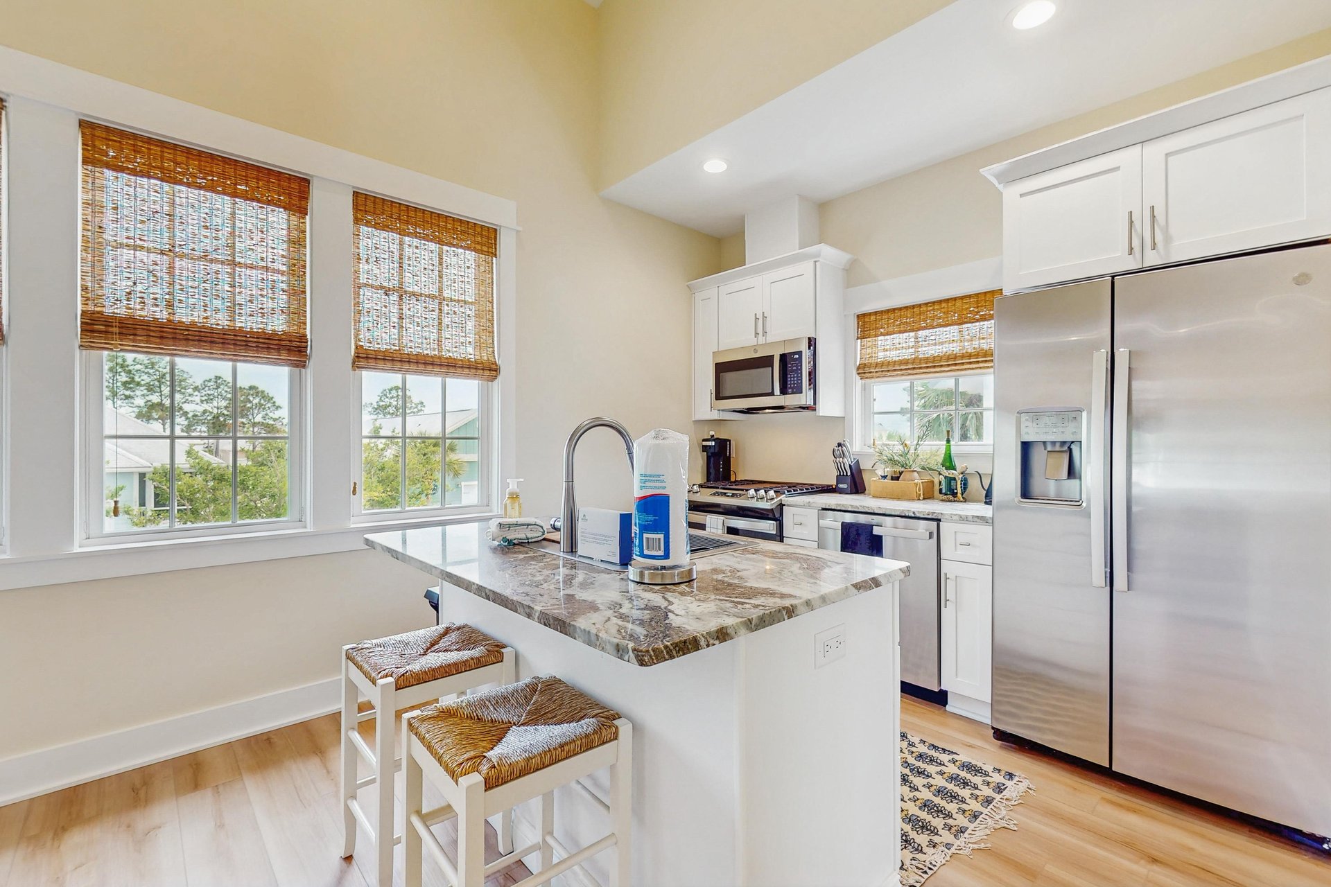 6372498.jpg