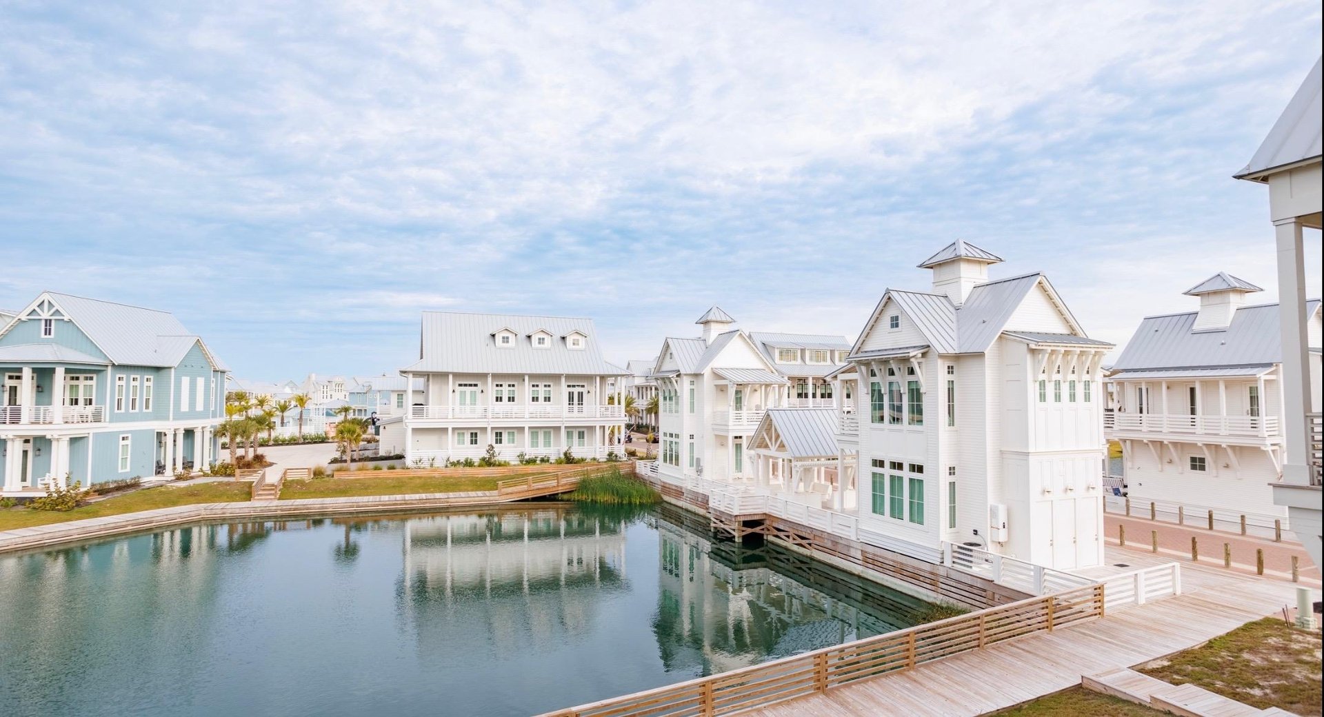 2nd Floor Balcony Overlooking Leisure Lake