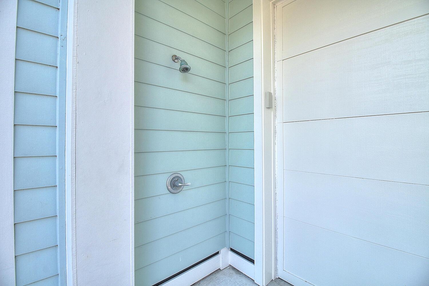 1st Floor, Outdoor Shower