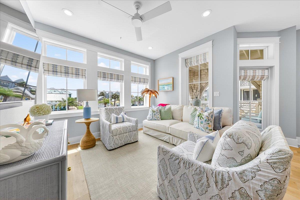 1st Floor, Living Room
